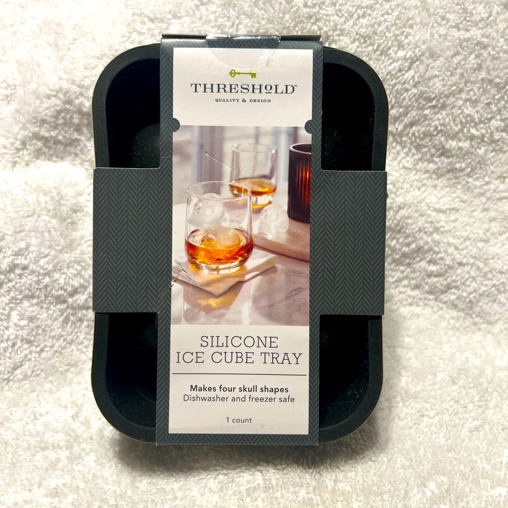 Threshold Skull Silicone Ice Tray